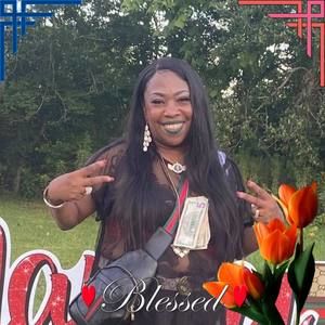 Meet your Posher, Dionne